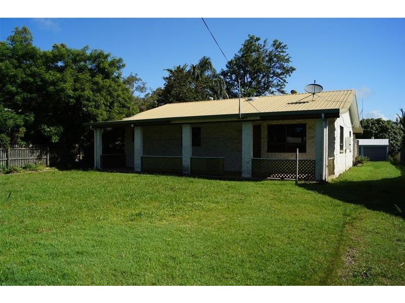 77 Edmunds Avenue, Hay Point QLD 4740