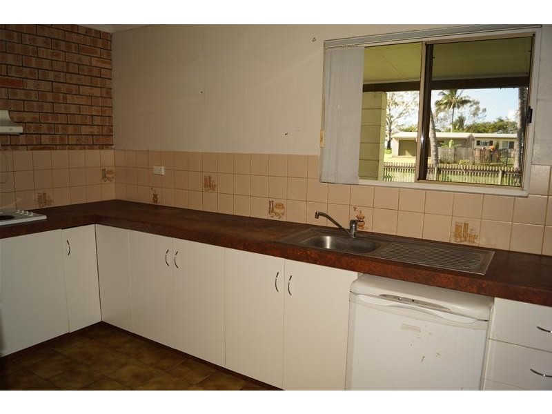 77 Edmunds Avenue, Hay Point QLD 4740