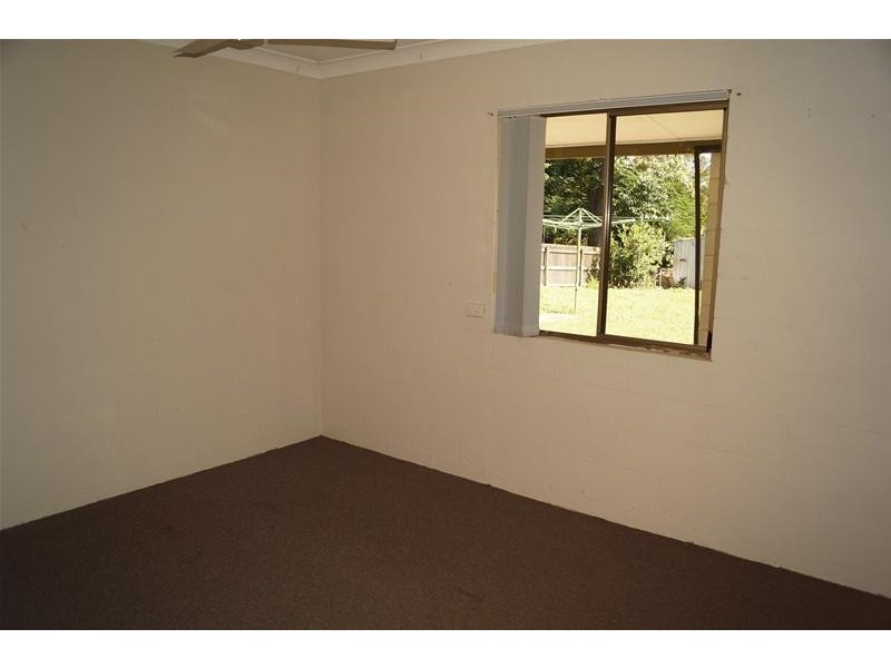 77 Edmunds Avenue, Hay Point QLD 4740