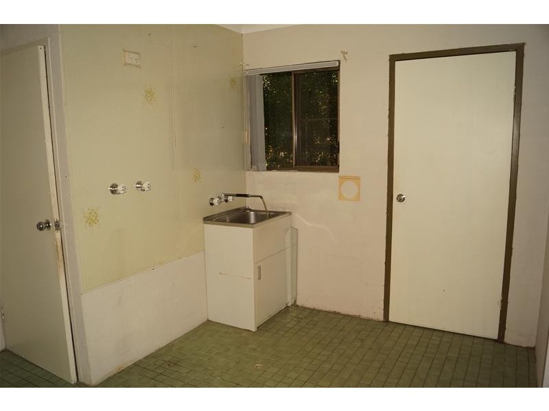 77 Edmunds Avenue, Hay Point QLD 4740