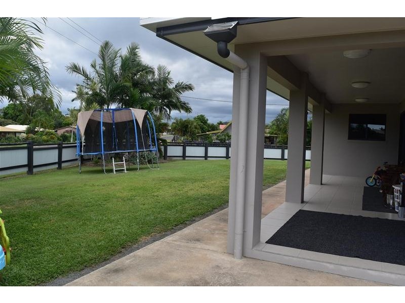2 Hackett Court, Campwin Beach QLD 4737