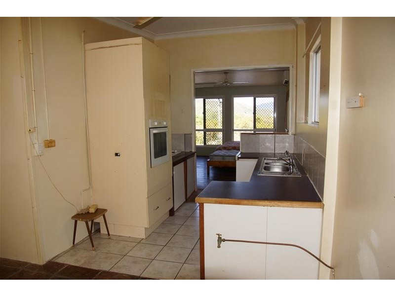 20 Hill Street, Sarina QLD 4737