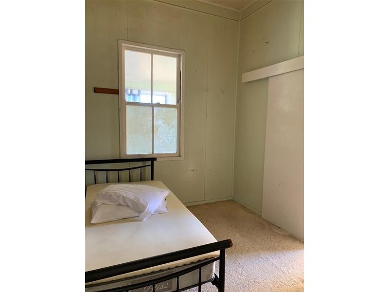 18 Railway Parade, St Lawrence QLD 4707