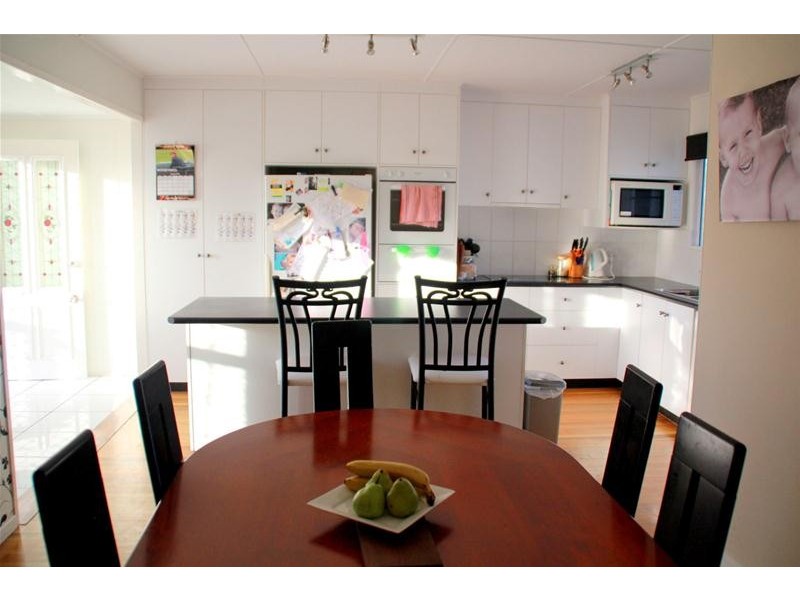 32 Place Avenue, Sarina QLD 4737