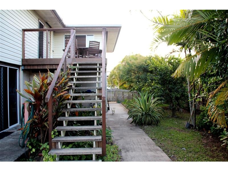 32 Place Avenue, Sarina QLD 4737