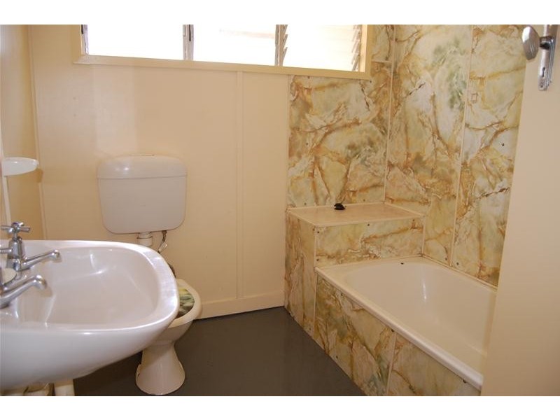 4 Gurnett Street, Sarina QLD 4737