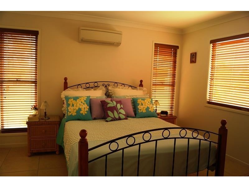 6 Rasmussen Court, Armstrong Beach QLD 4737