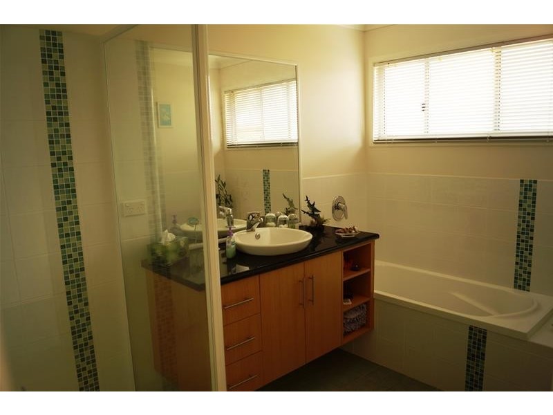 6 Rasmussen Court, Armstrong Beach QLD 4737