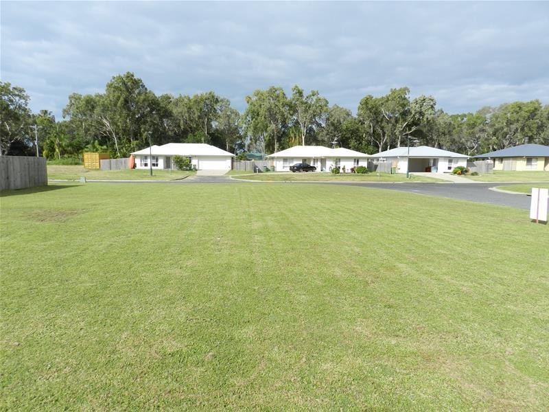 11 Leonie Court, Armstrong Beach QLD 4737