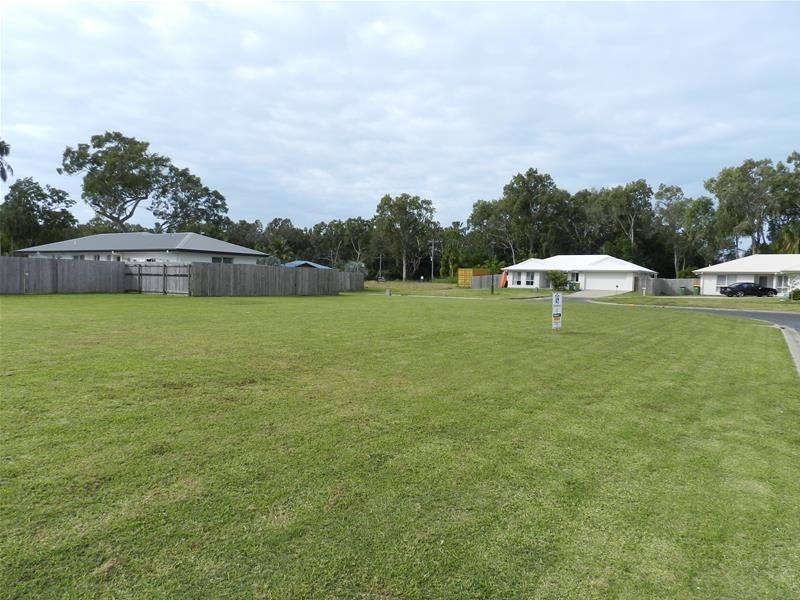 11 Leonie Court, Armstrong Beach QLD 4737