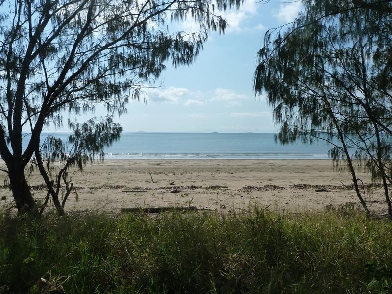 11 Leonie Court, Armstrong Beach QLD 4737