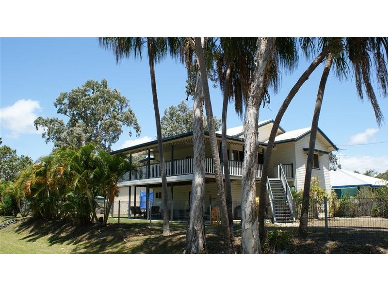 1 Deguara Avenue, Armstrong Beach QLD 4737