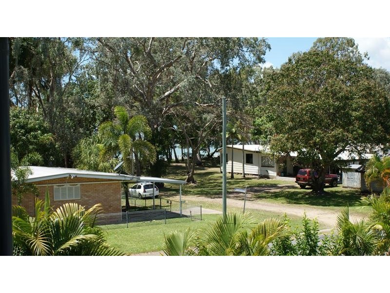 1 Deguara Avenue, Armstrong Beach QLD 4737