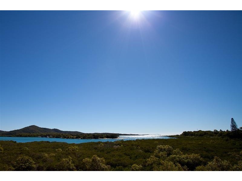 12 Morris Street, Campwin Beach QLD 4737