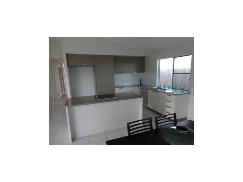 81 Canecutters Drive, Ooralea QLD 4740