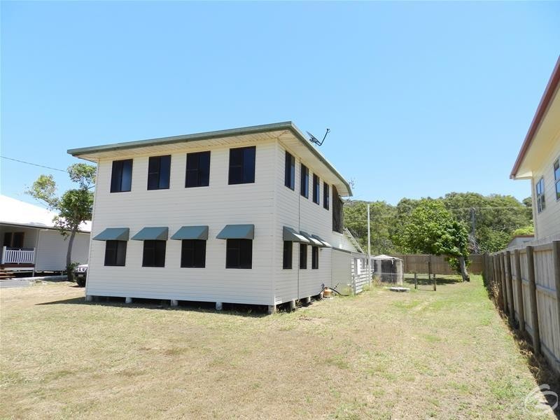 19 Zelma Street, Grasstree Beach QLD 4740
