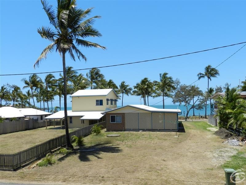 19 Zelma Street, Grasstree Beach QLD 4740