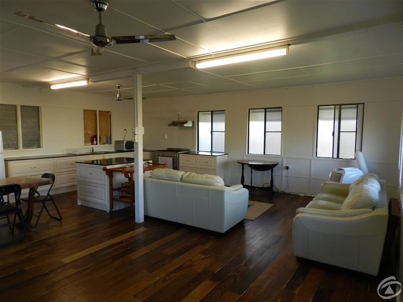 19 Zelma Street, Grasstree Beach QLD 4740