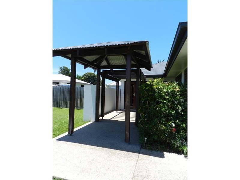 44 Pacific Avenue, Sarina QLD 4737