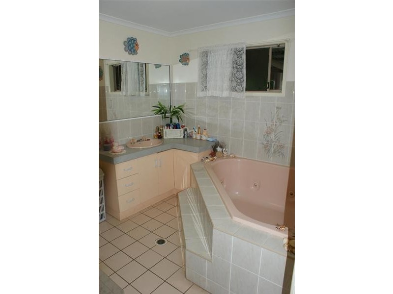 25 Gold Street, Grasstree Beach QLD 4740