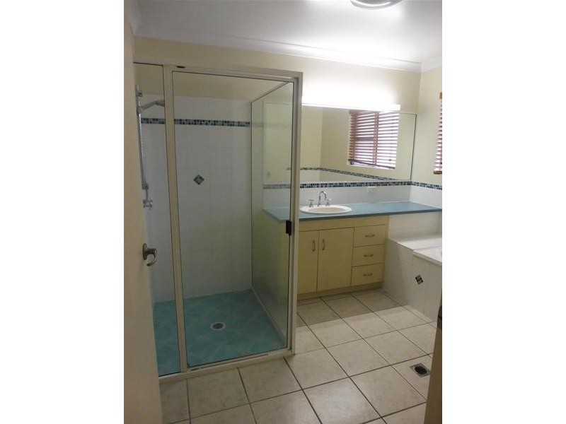 138 Waverley Street, Bucasia QLD 4750