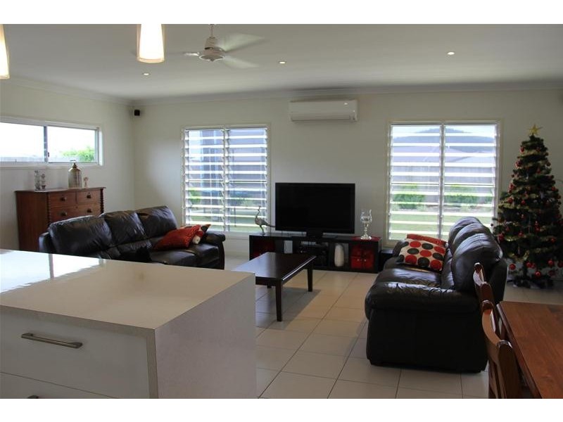 6 Hook Court, Sarina QLD 4737