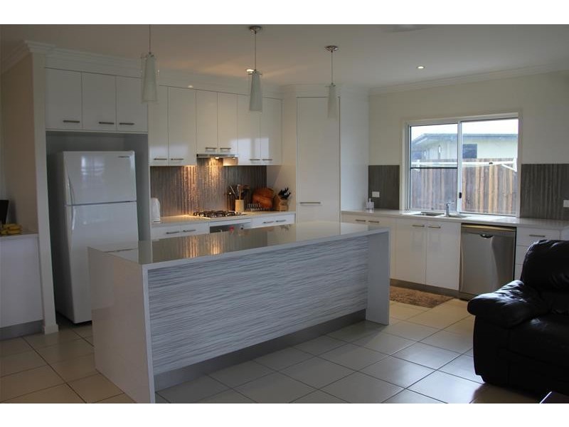 6 Hook Court, Sarina QLD 4737