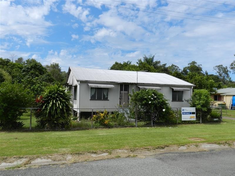 8 Webbs Road, Sarina QLD 4737