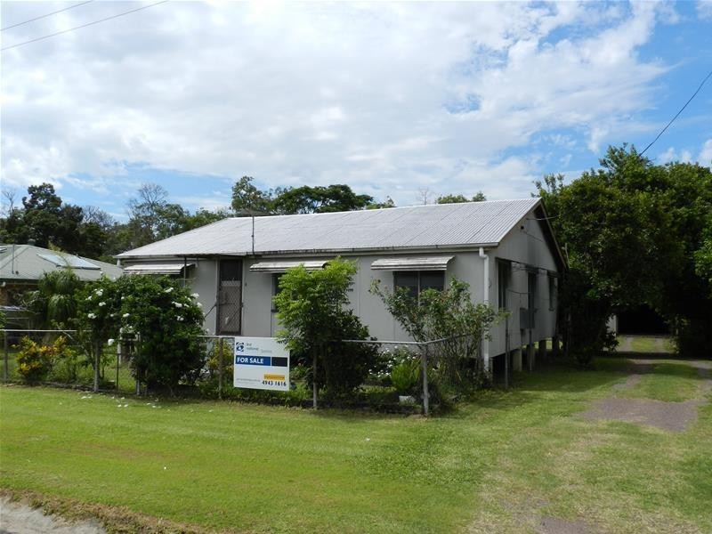 8 Webbs Road, Sarina QLD 4737