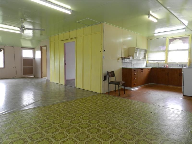 8 Webbs Road, Sarina QLD 4737