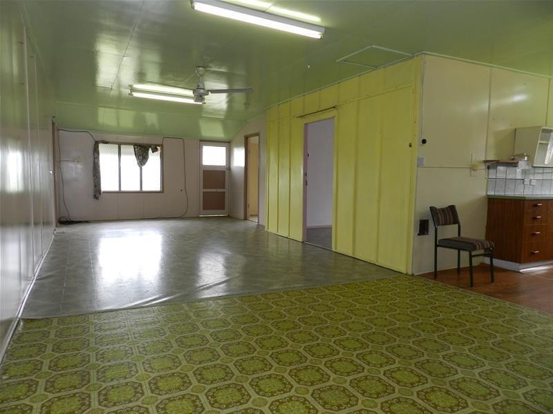 8 Webbs Road, Sarina QLD 4737