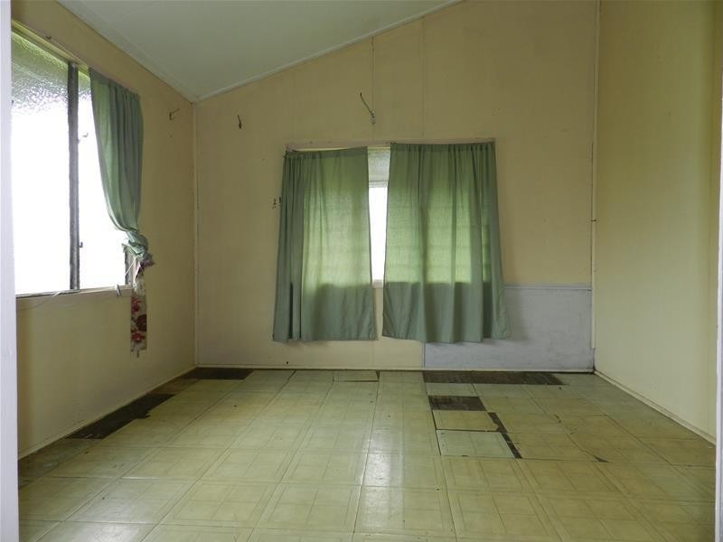 8 Webbs Road, Sarina QLD 4737