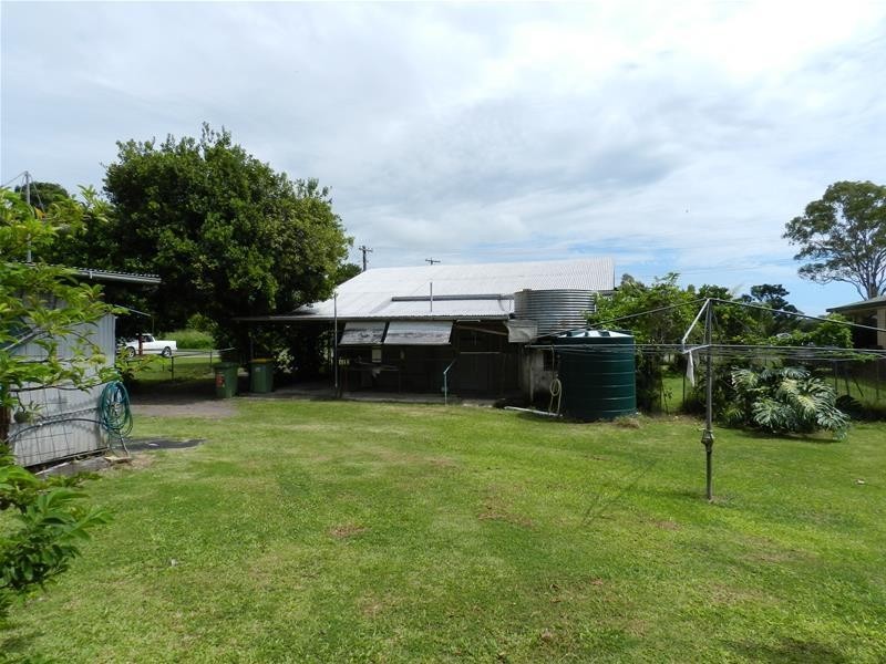 8 Webbs Road, Sarina QLD 4737