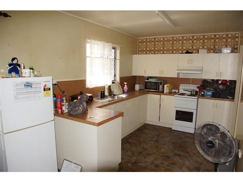 7 Ware Avenue, Sarina QLD 4737