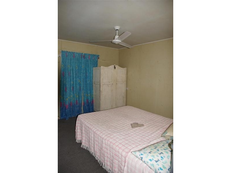 7 Ware Avenue, Sarina QLD 4737