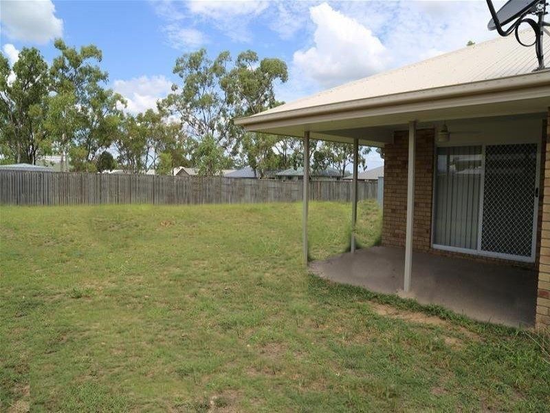 77 St Lawrence Street, Nebo QLD 4742