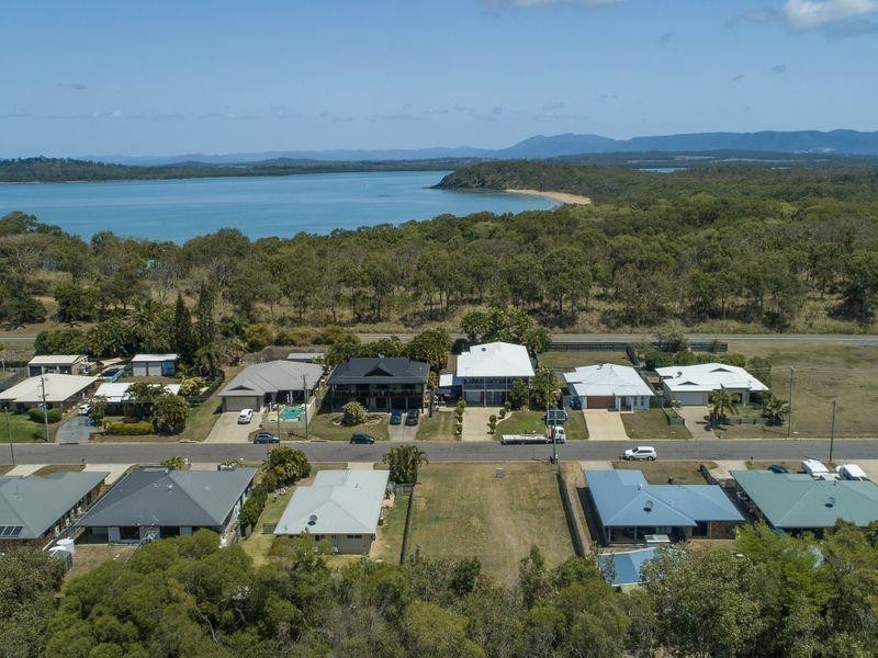 32 Brooksfield Drive, Sarina Beach QLD 4737