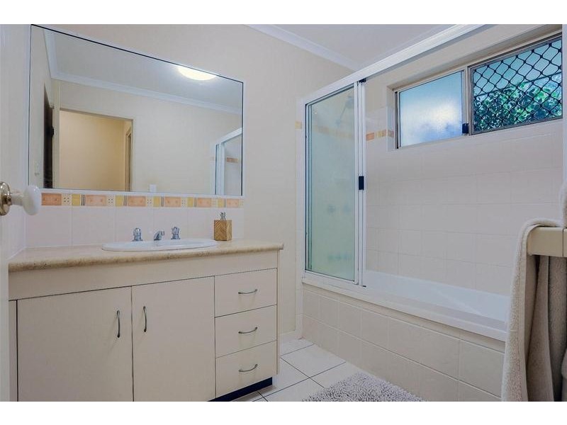 19 Kinghorn Street, Eimeo QLD 4740