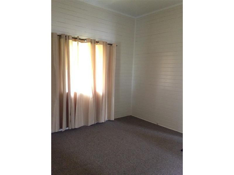 12 Langdon Street, Sarina QLD 4737