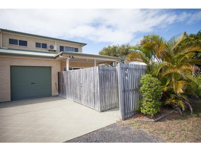 1/43 Owen Jenkins Drive, Sarina Beach QLD 4737