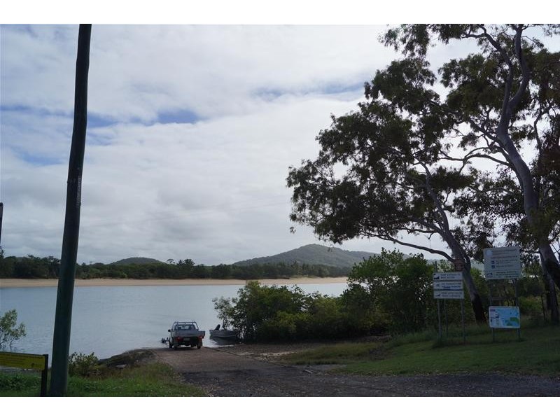 42 Cooper Avenue, Campwin Beach QLD 4737