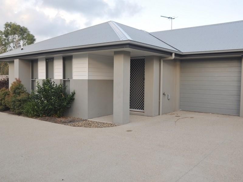 2/42 Brooksfield  Drive, Sarina Beach QLD 4737