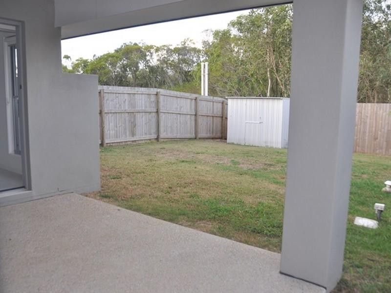 2/42 Brooksfield  Drive, Sarina Beach QLD 4737