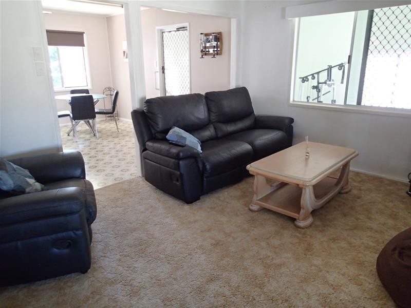 27 Poole Street, Sarina Beach QLD 4737