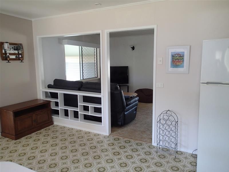 27 Poole Street, Sarina Beach QLD 4737