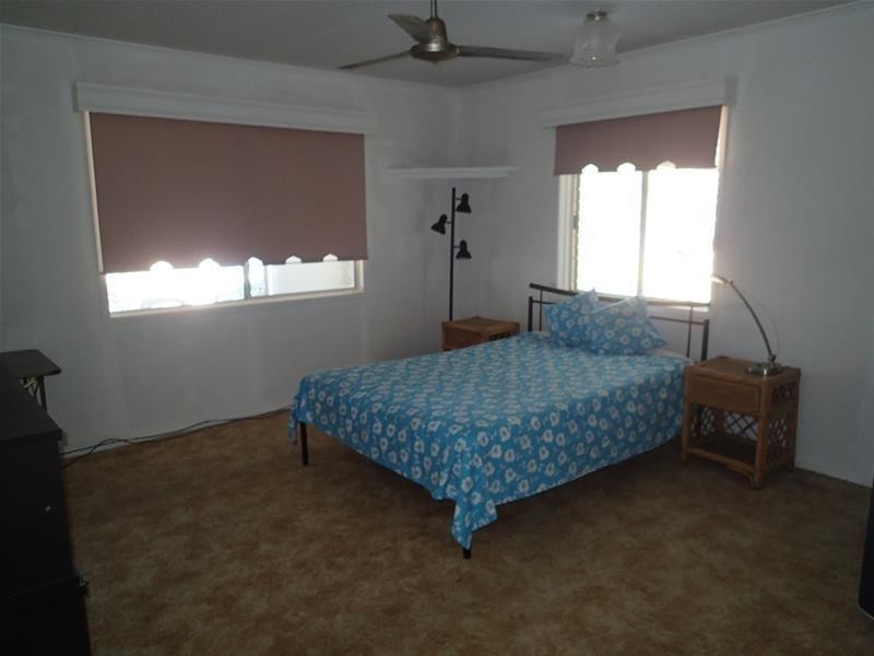 27 Poole Street, Sarina Beach QLD 4737