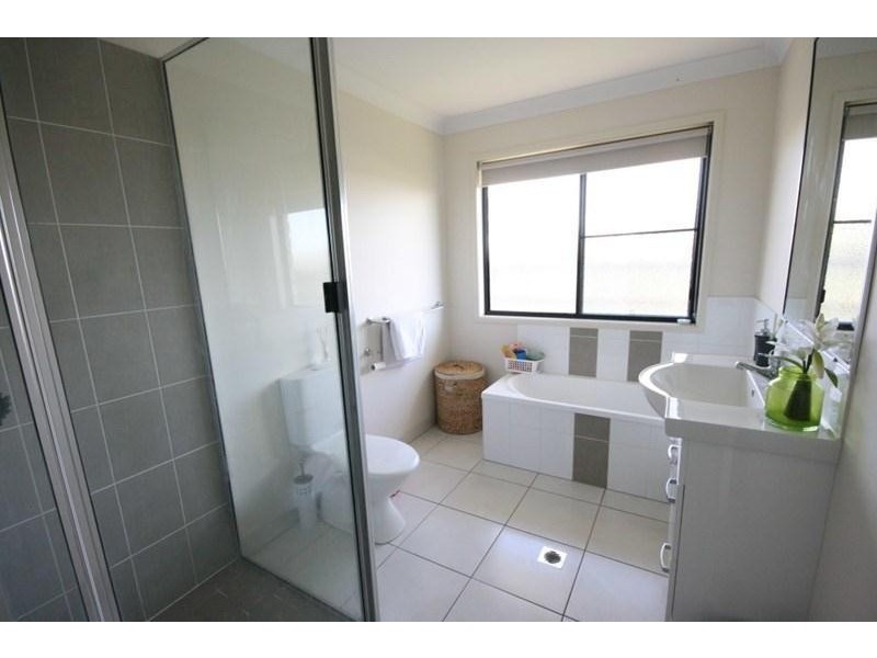 17 Pacific Avenue, Sarina QLD 4737