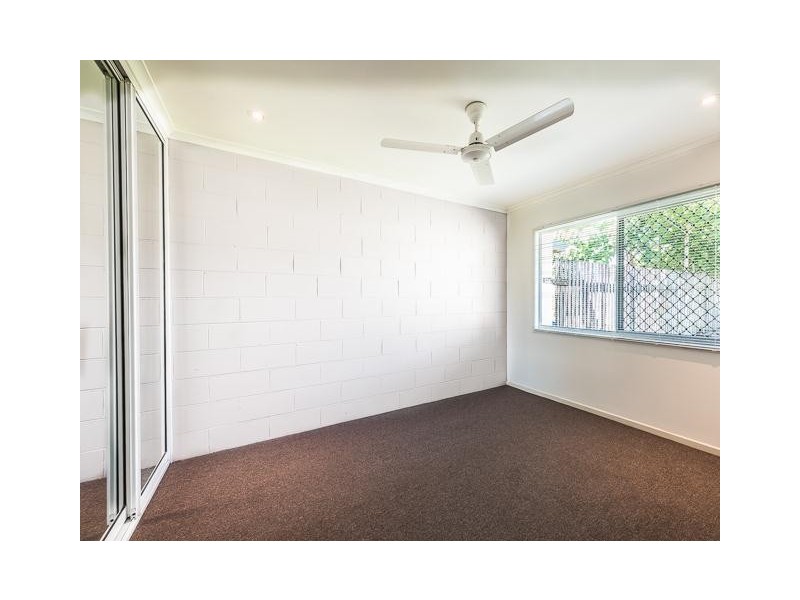 2/4 Graves Street, North Mackay QLD 4740