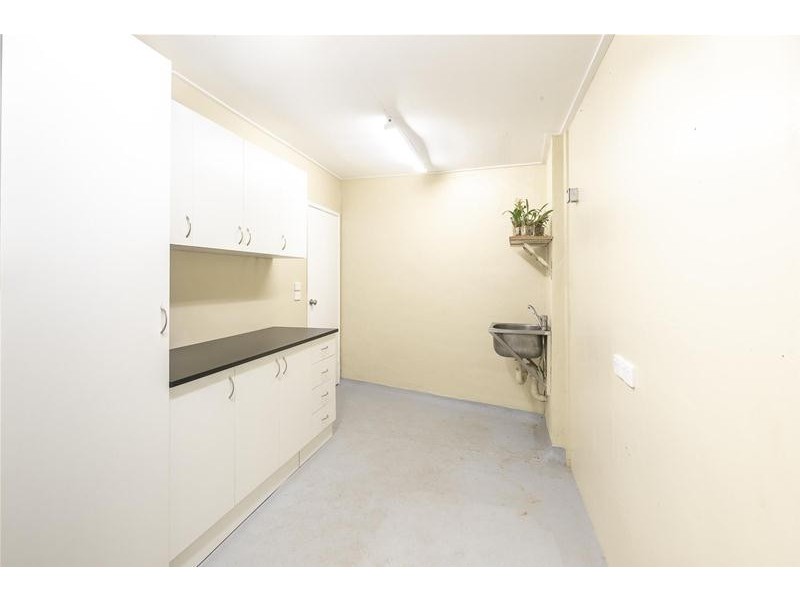 13 Anzac Parade, Finch Hatton QLD 4756