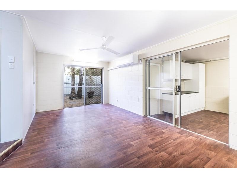 13 Anzac Parade, Finch Hatton QLD 4756